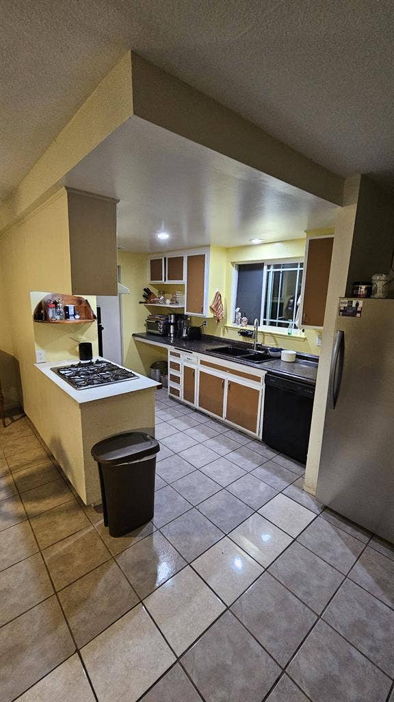 Private Room, Shared Bathroom