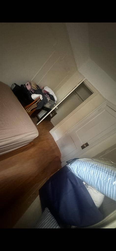 Bedroom for rent in Female apt
