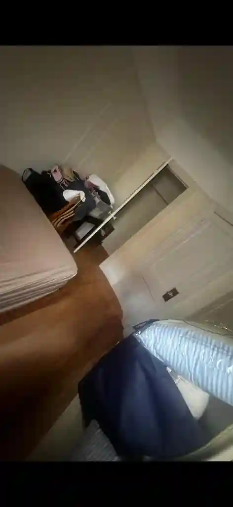 Bedroom for rent in Female apt