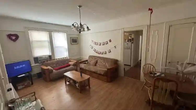 Bedroom for rent in Female apt