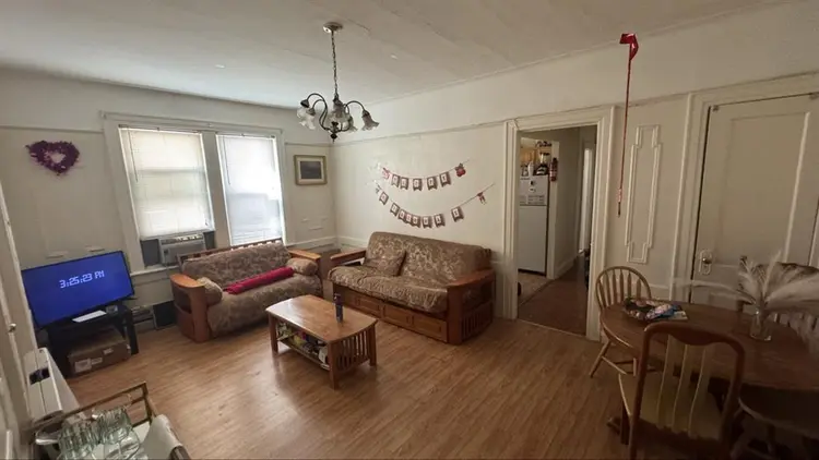 Bedroom for rent in Female apt