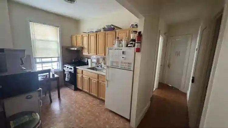 Bedroom for rent in Female apt