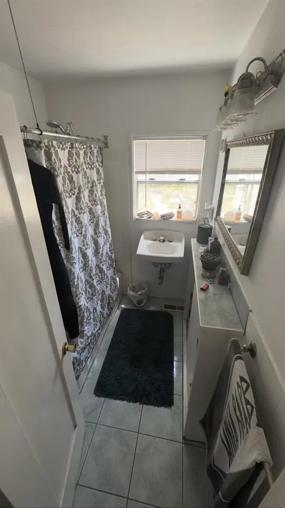 BDRM available in 2bd 1 bath home
