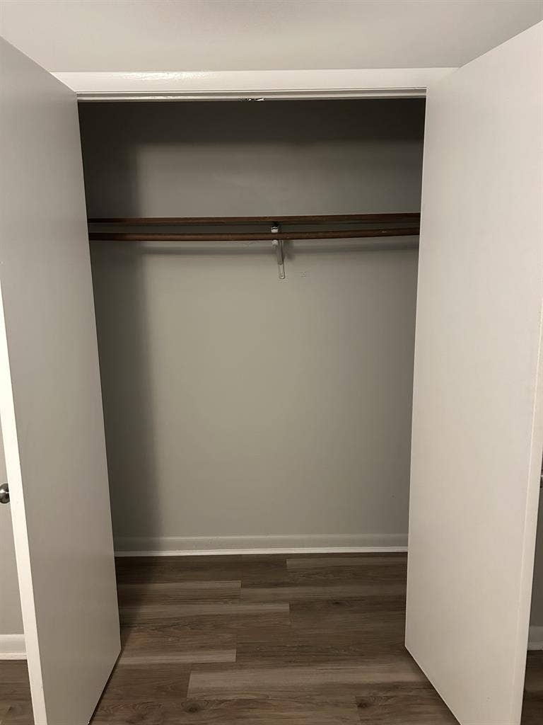 ISO FEMALE ROOMMATE