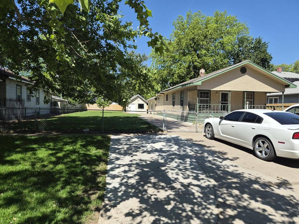 Private room for rent
