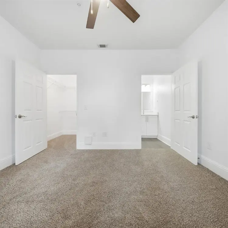 Relet available at Vue Tampa