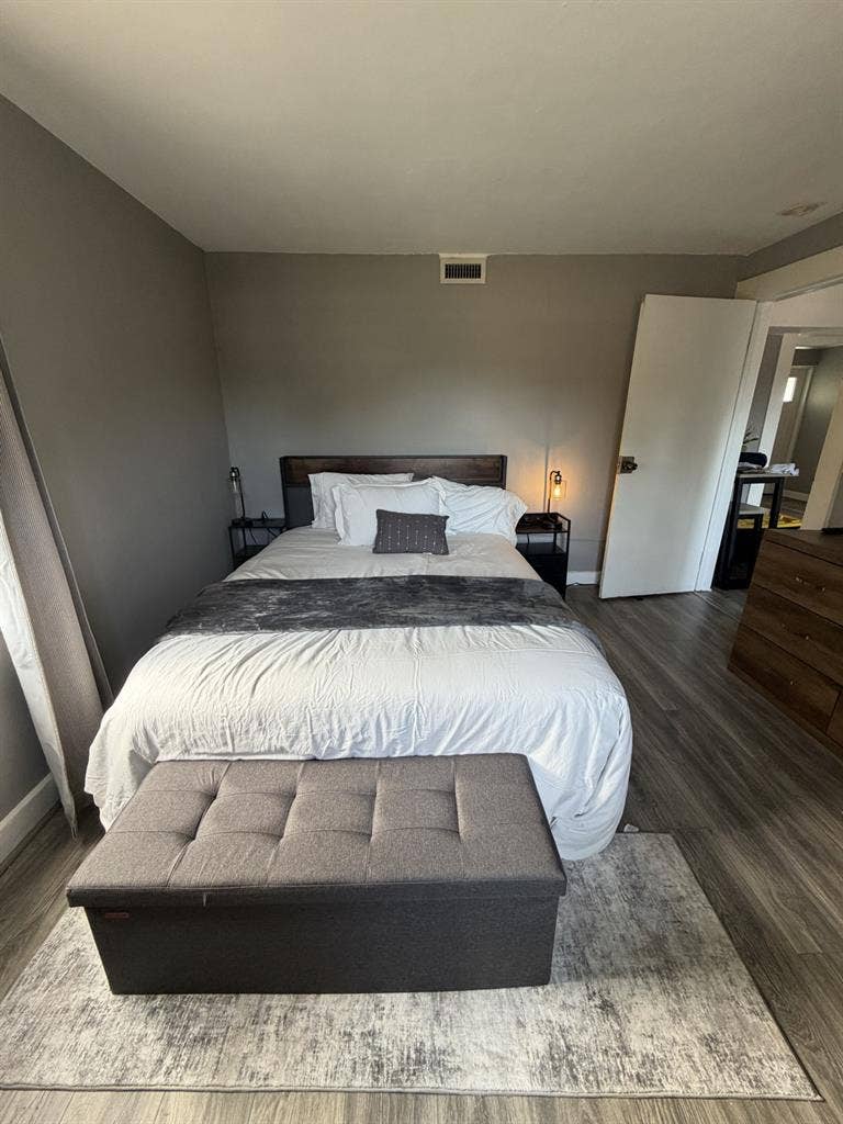 Furnished 2BR/1BA APT Hollywood
