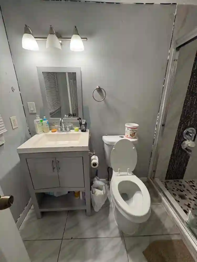 Looking for a female roommate 🫶🏻