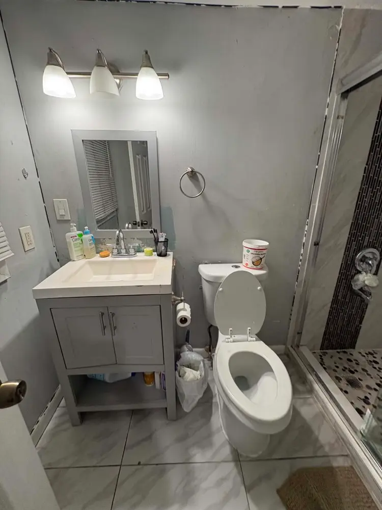 Looking for a female roommate 🫶🏻