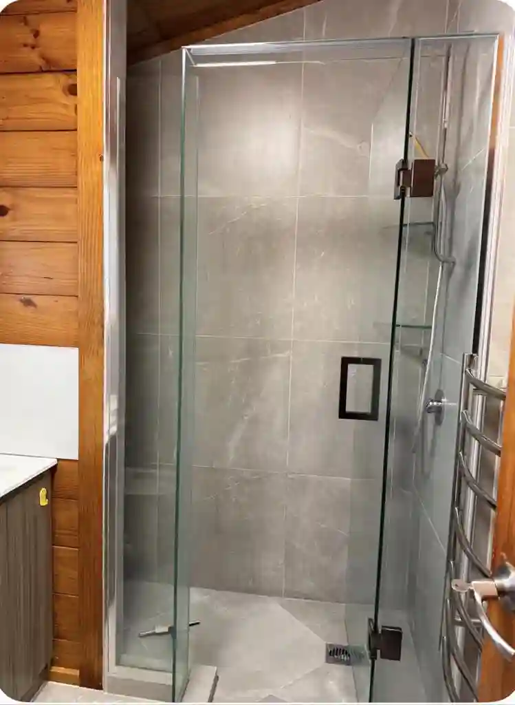 Huge 35m2 Room – Private Entrance
