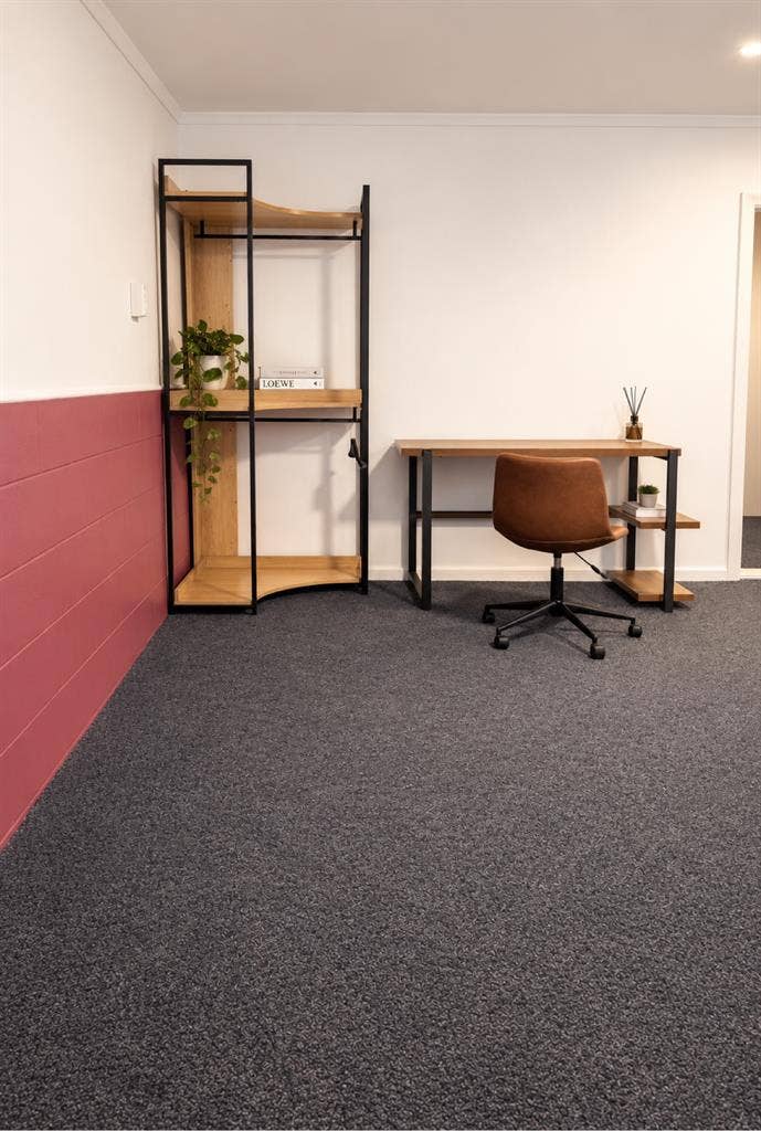 Huge 35m2 Room – Private Entrance