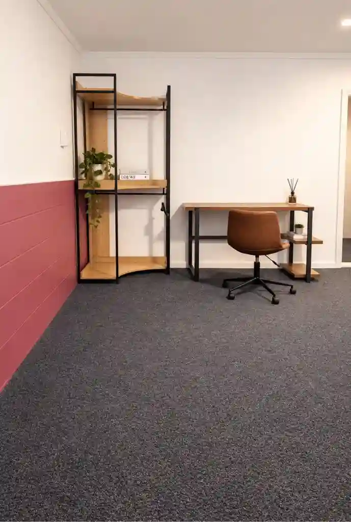 Huge 35m2 Room – Private Entrance