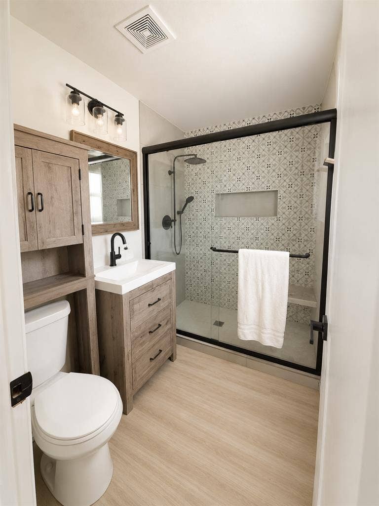 Private bedroom & bathroom near UCR
