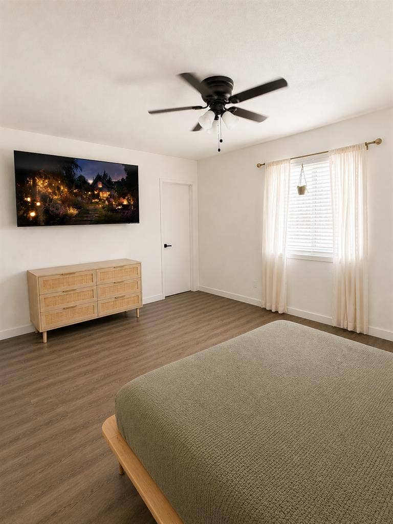 Private bedroom & bathroom near UCR