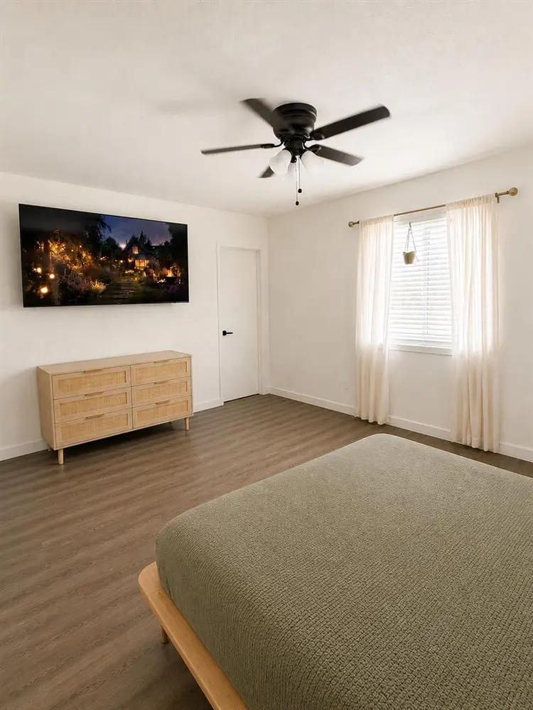 Private bedroom & bathroom near UCR