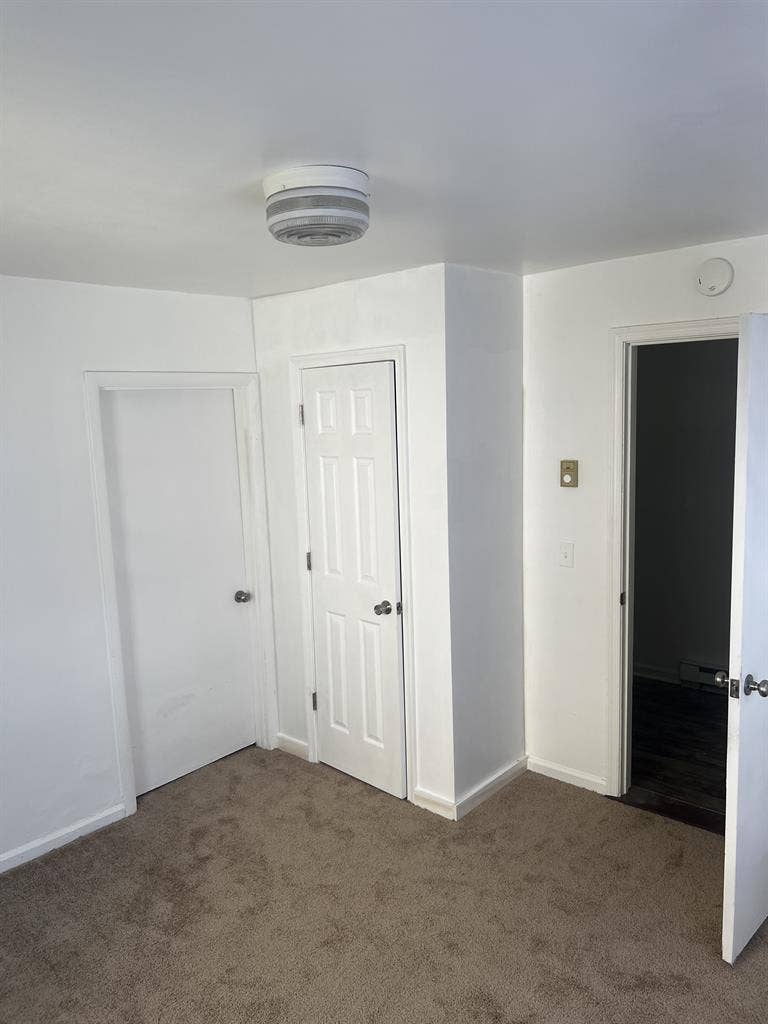 Room for rent / roommates