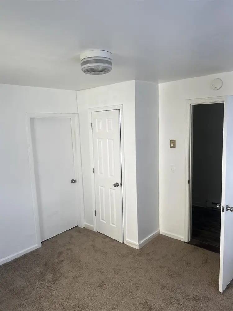 Room for rent / roommates