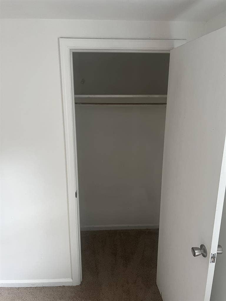Room for rent / roommates