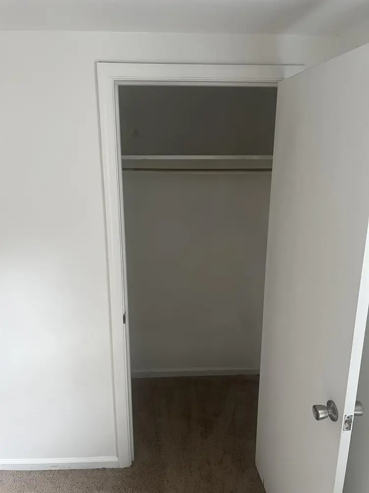 Room for rent / roommates