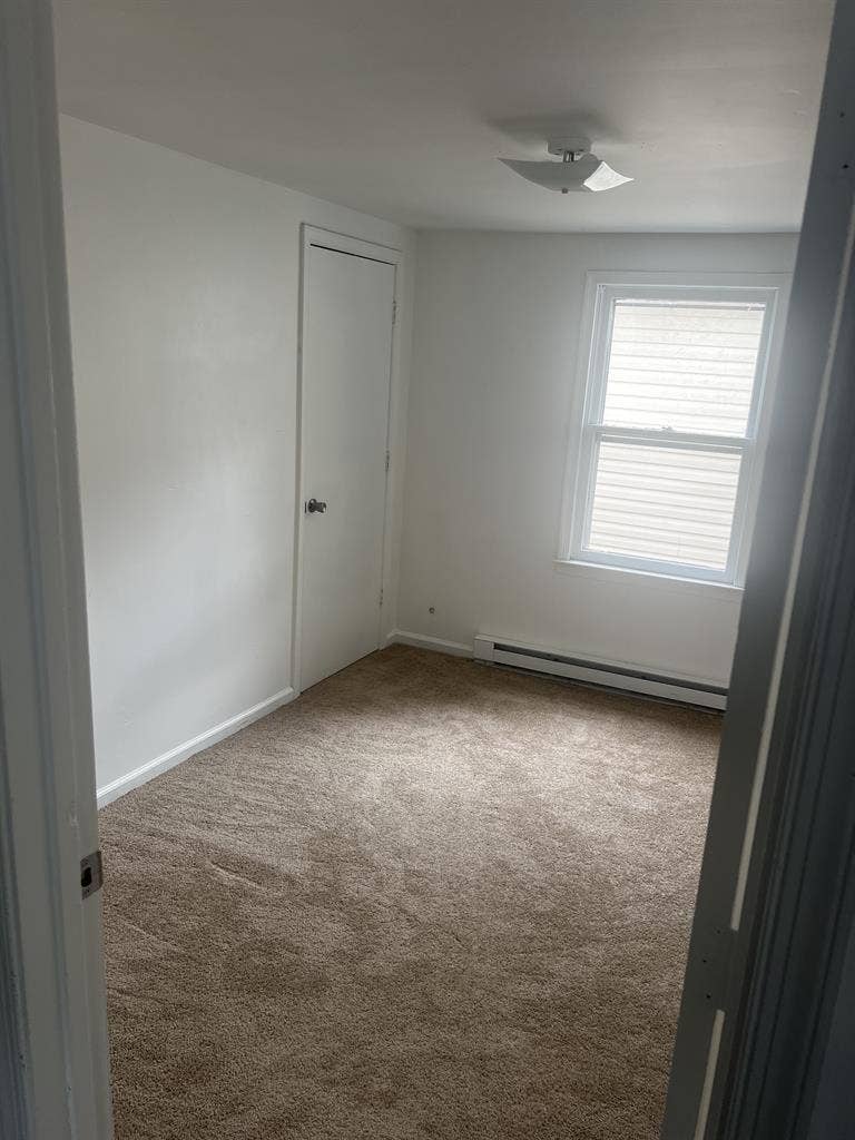 Room for rent / roommates