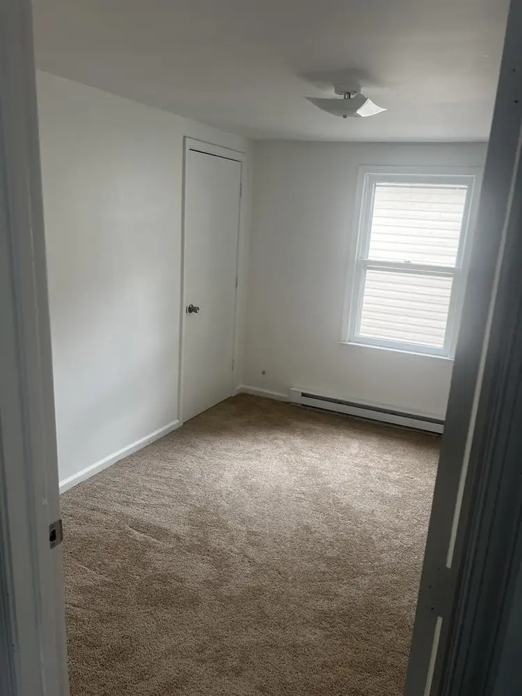 Room for rent / roommates