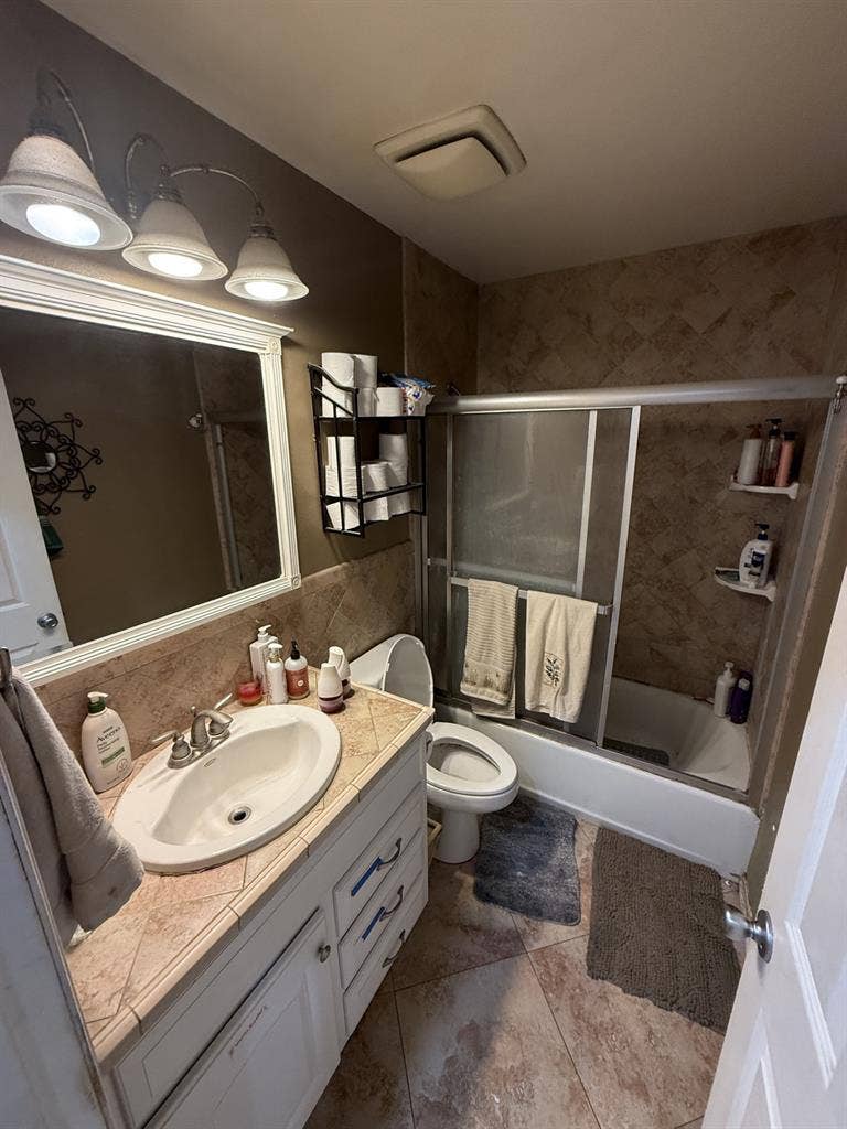 Room for rent in a house
