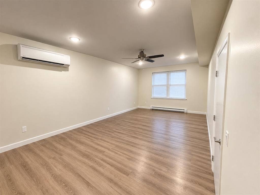 1 Bedroom 1 Bathroom apartment