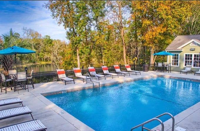 2B/2B Apartment Lease Take Over!!