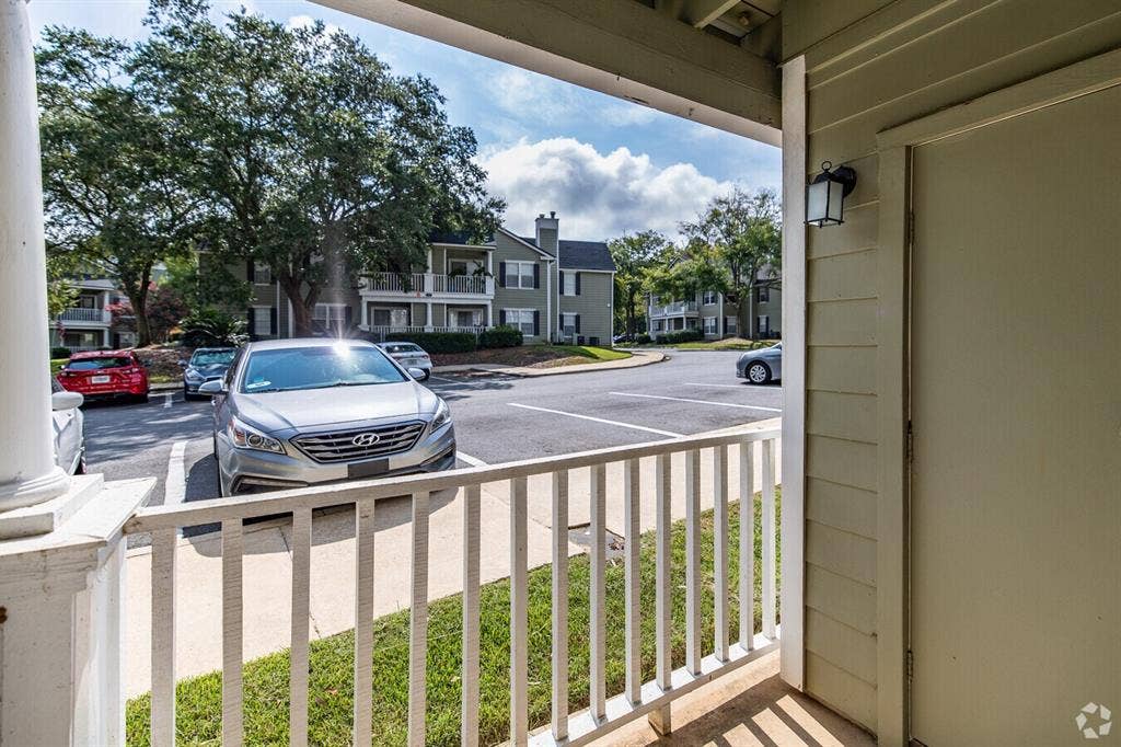 2B/2B Apartment Lease Take Over!!