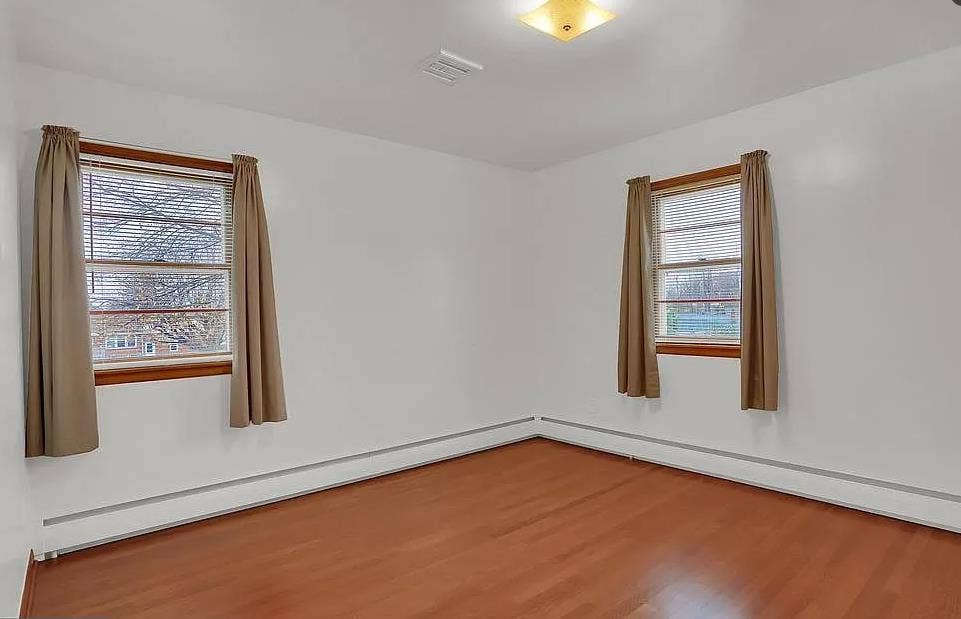 3 Bed 2 Baths & 2 car garage!