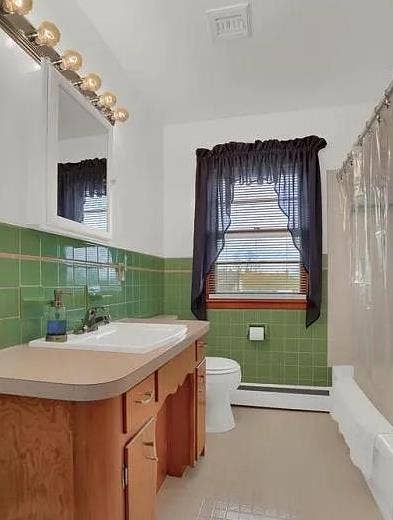 3 Bed 2 Baths & 2 car garage!
