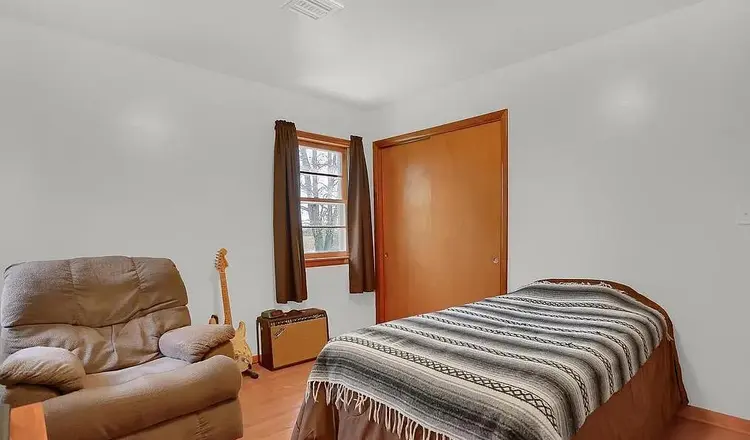 3 Bed 2 Baths & 2 car garage!