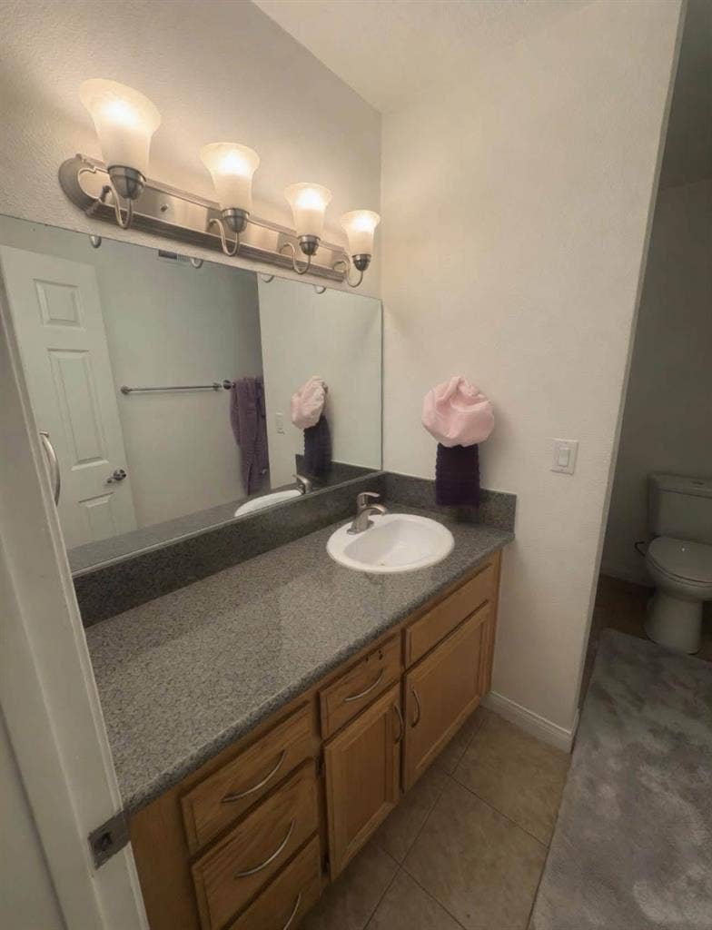 Private Bedroom in 3 bed 2 Bath