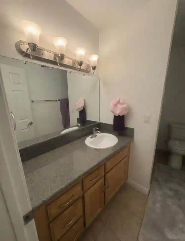Private Bedroom in 3 bed 2 Bath