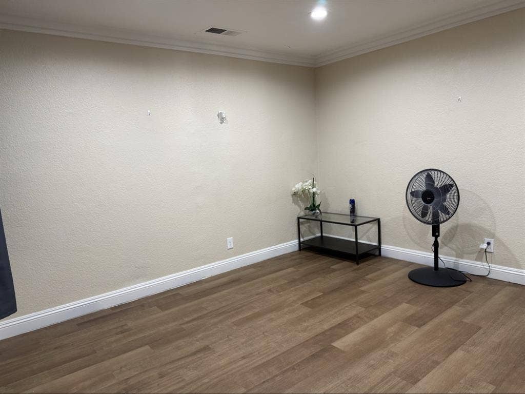 Unfurnished room for rent in Hemet