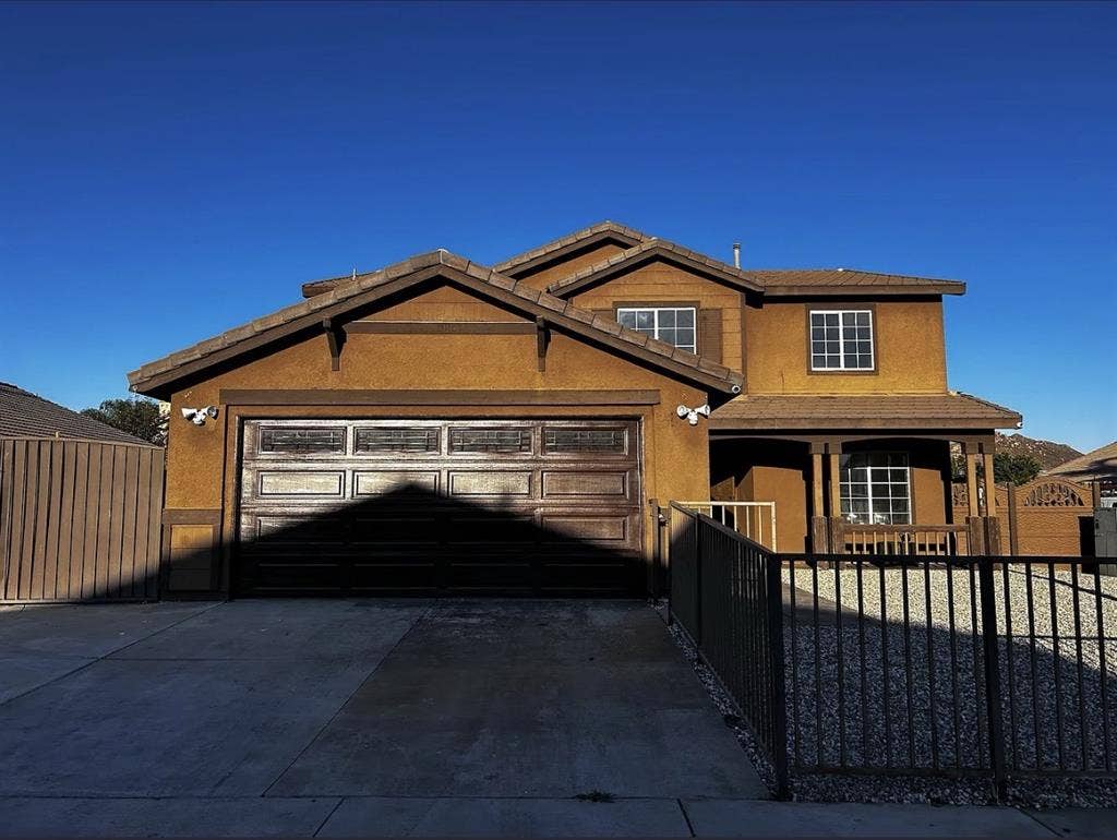 Unfurnished room for rent in Hemet