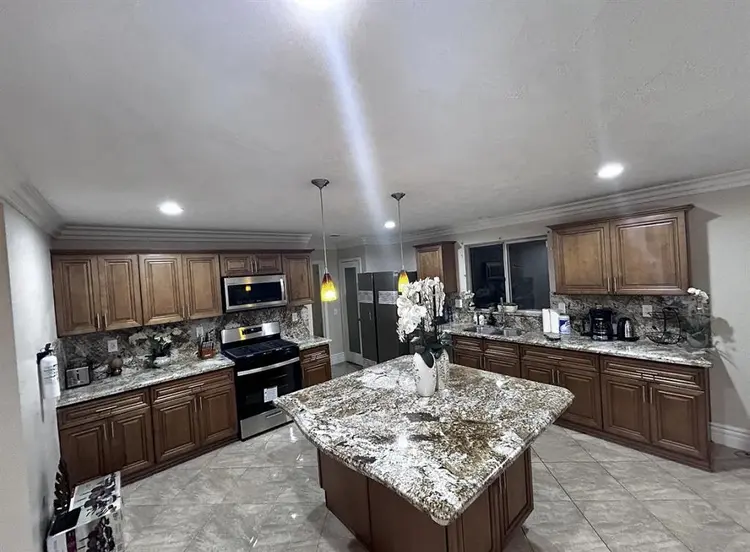 Unfurnished room for rent in Hemet