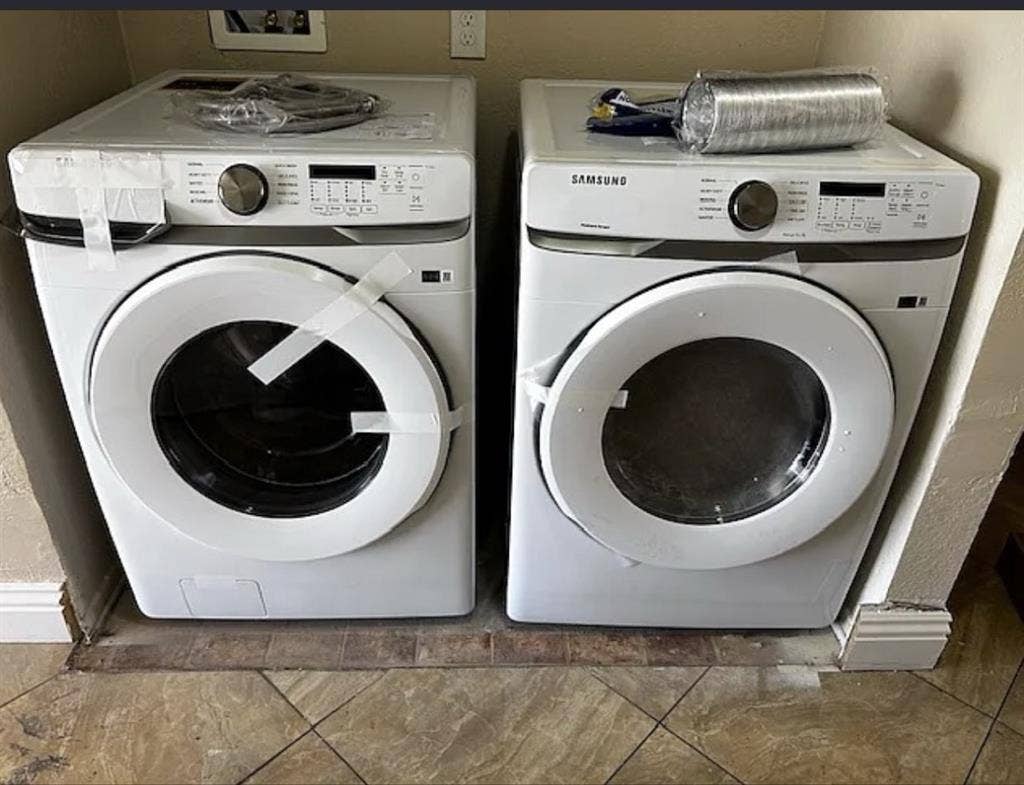 Unfurnished room for rent in Hemet