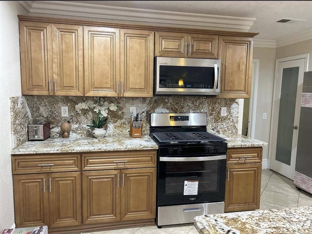 Unfurnished room for rent in Hemet