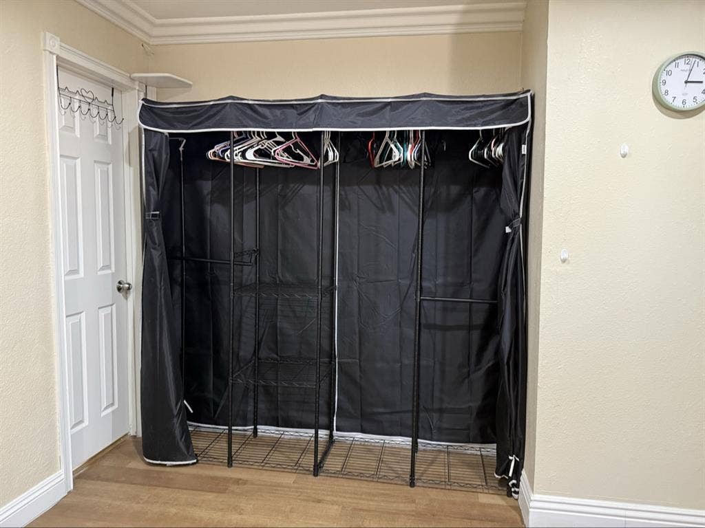 Unfurnished room for rent in Hemet