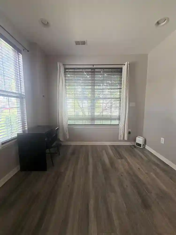 Private Studio for rent: $1,150