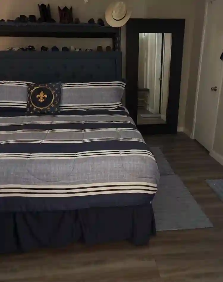 1 bed1 bath, room in a 2 bed apart'