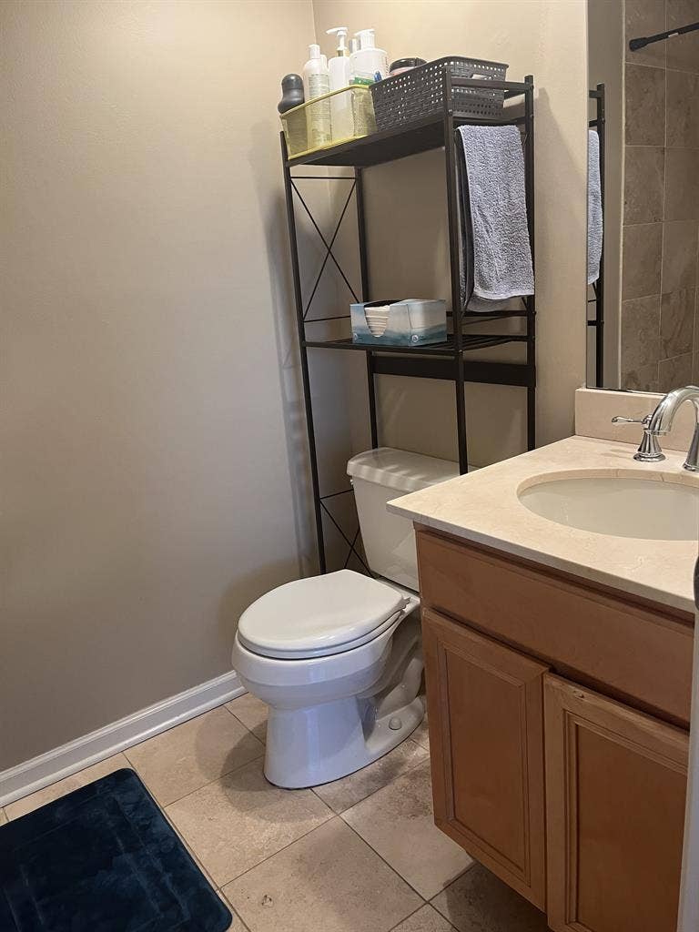 Cozy, Peaceful Room in Rogers Park