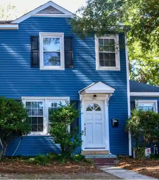 Looking to Share a House?:)