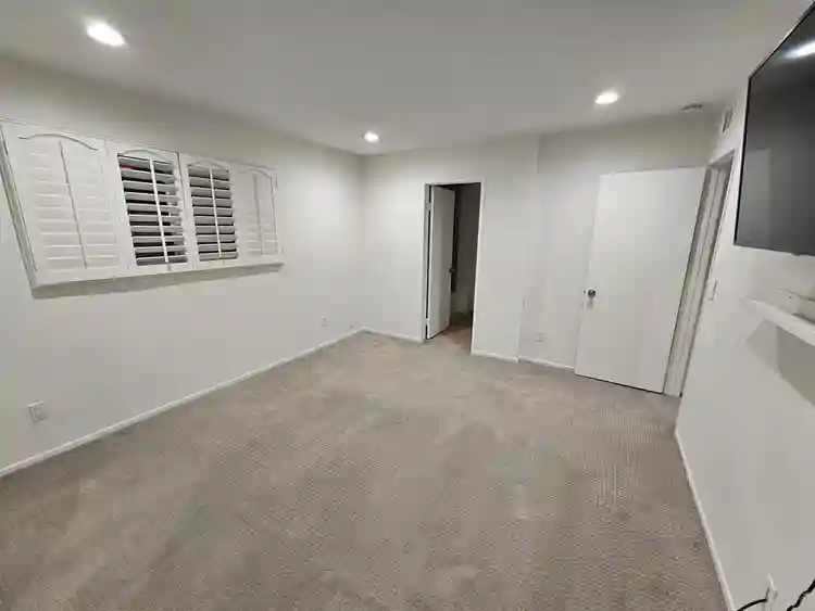 Great room in good area