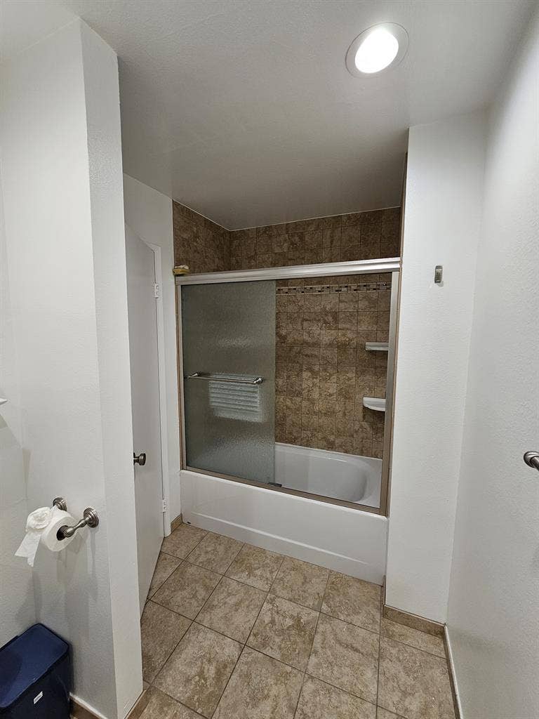 Great room in good area