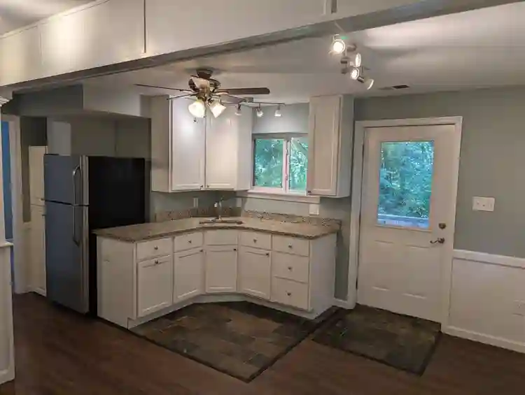 2 Bedroom 1 Bath: $825/ month