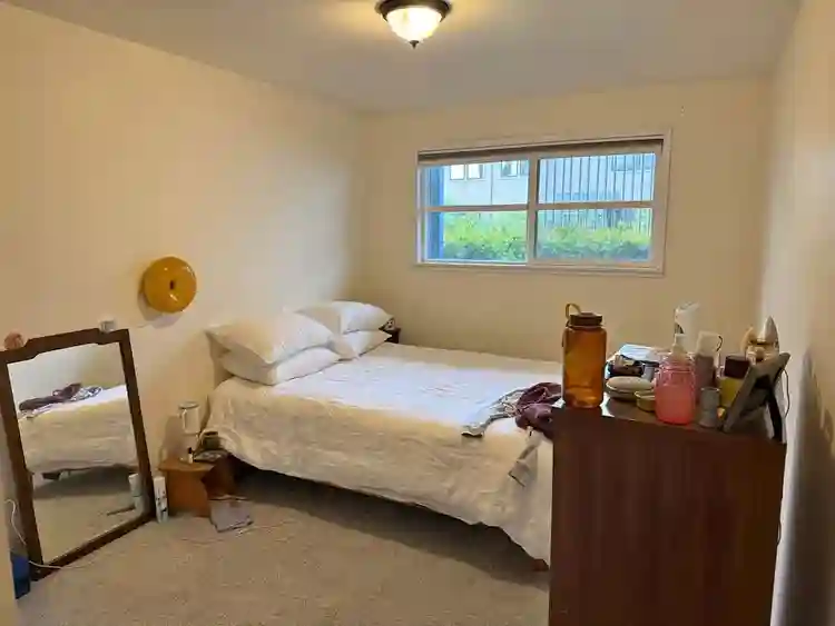 Great view Shared 2bd Westlake Apt