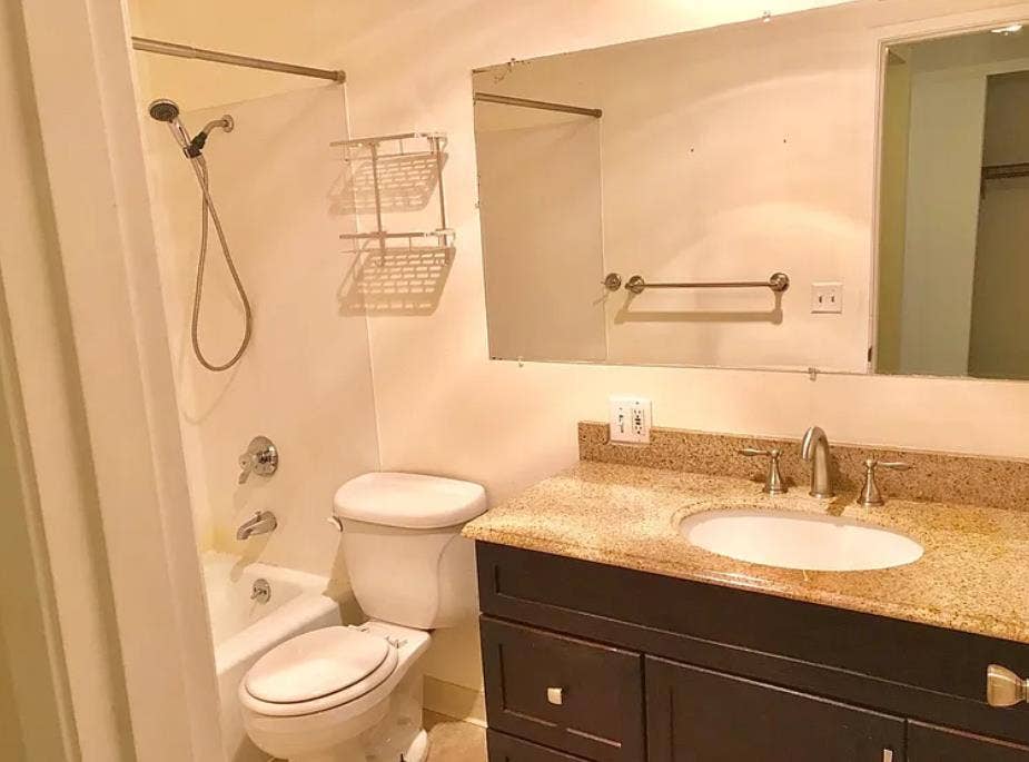 Great view Shared 2bd Westlake Apt