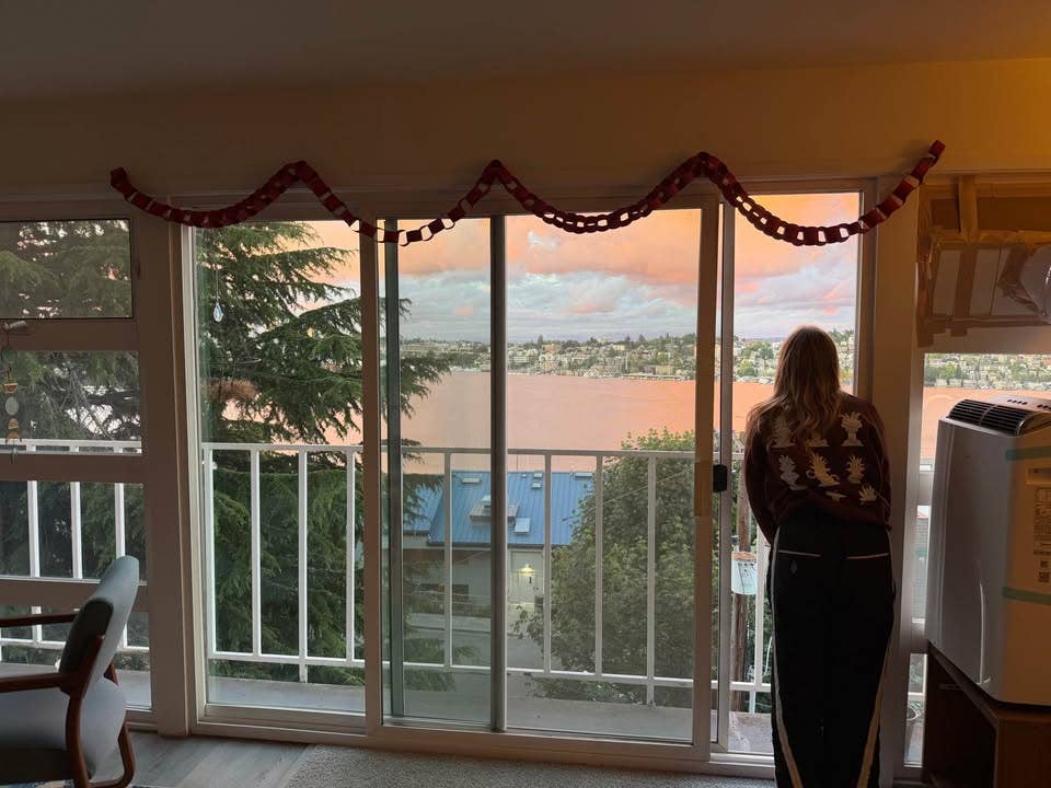 Great view Shared 2bd Westlake Apt
